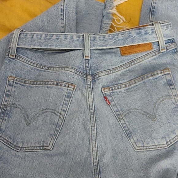 Levi's Rib Cage Jeans with Belt size 28 - Picture 5 of 10